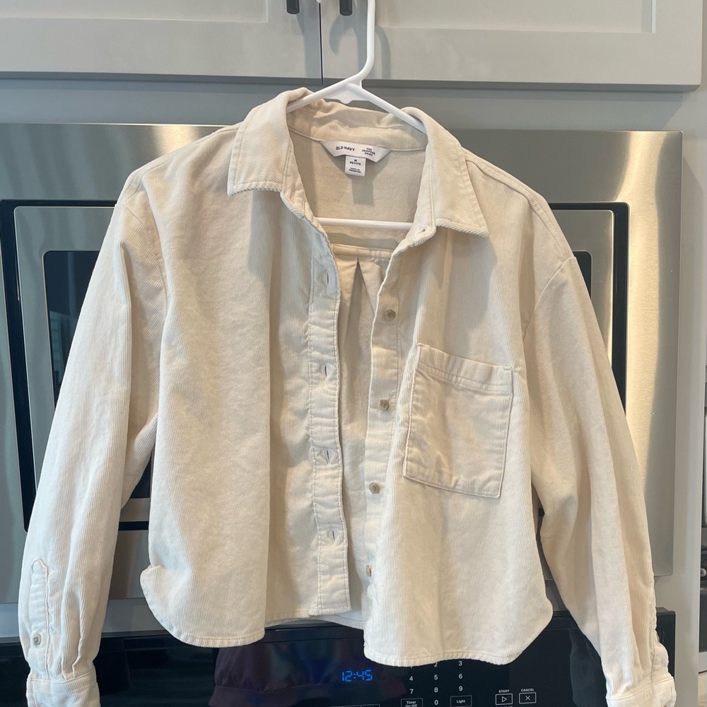 Old Navy Cream Cropped Shirt Jacket